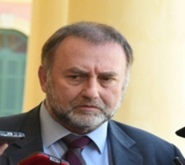 Denunciarán al expresidente de IPS por lesión de confianza - Paraguay.com