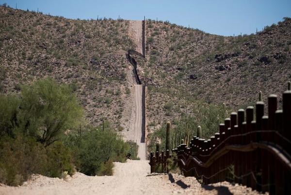 México detiene a 791 migrantes indocumentados que viajaban en cuatro camiones » Ñanduti