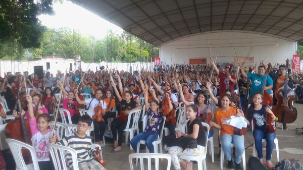 #SuenaYaguarón: 1.175 jóvenes conectados al mejor Paraguay
