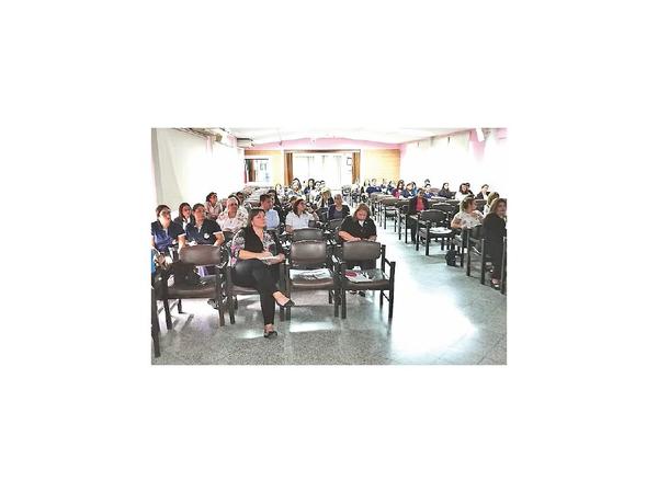 Capacitan a docentes sobre la afrodescendencia para concurso
