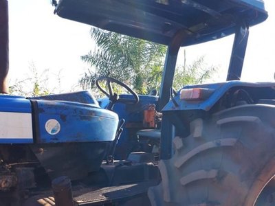 Mujer murió aplastada por un tractor al trabarse su ropa por la rueda