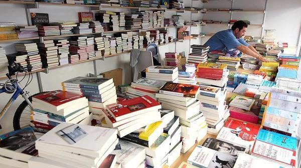 Harán feria de libro en la UNE