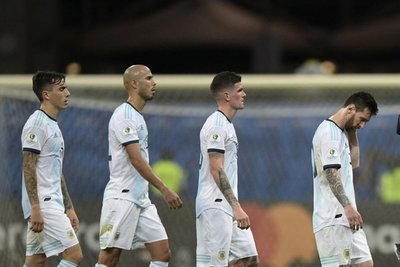 Maradona, furioso con la Albiceleste - Deportes - ABC Color