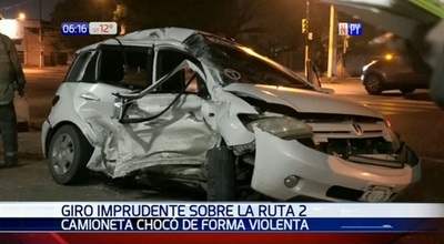 Dos heridos tras violento choque en San Lorenzo | Noticias Paraguay