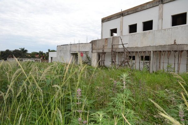 Obra de IPS está paralizada en San Juan Bautista - Nacionales - ABC Color