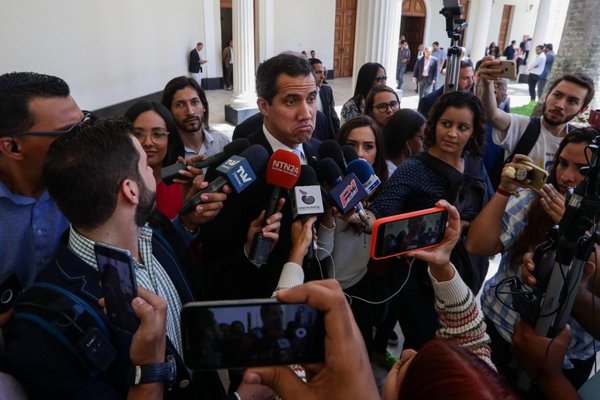 Venezolanos en Miami cuestionan a Guaidó por denuncia de corrupción - Internacionales - ABC Color