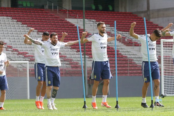 Argentina sufre bajas antes de enfrentar a Paraguay