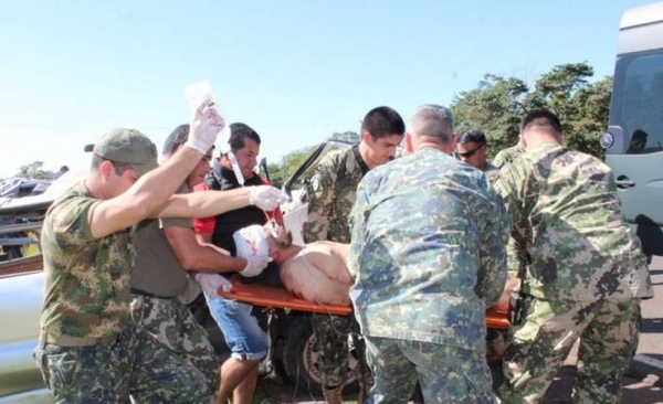 HOY / Alta velocidad, explosión de una rueda y vuelco: un muerto y dos heridos en Arroyito