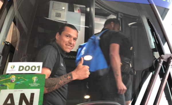 HOY / Acampan en la sede del segundo compromiso