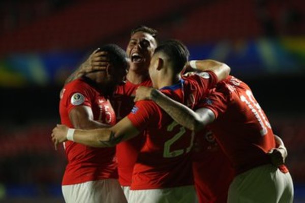 Chile debuta con una apabullante goleada ante Japón en la Copa América » Ñanduti