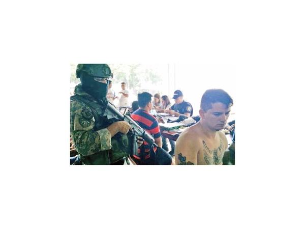 Supuesto soldado del PCC niega su identidad