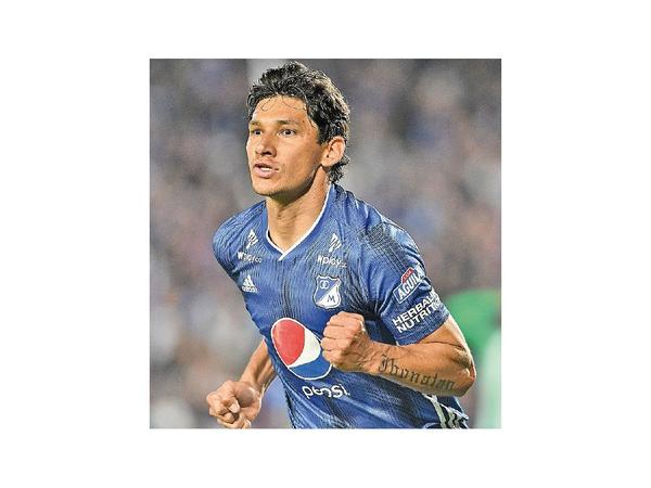 El Búfalo llega hoy y firmará por dos años