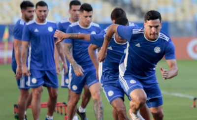 HOY / Berizzo cambiaría medio equipo para medir a la Argentina