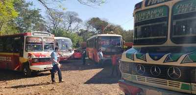 15 buses de CDE retenidos por no contar con documentos en regla
