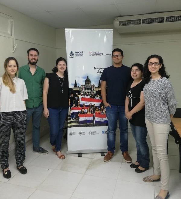 Becarios del Programa Fulbright-Becal accedieron a charla informativa | .::Agencia IP::.