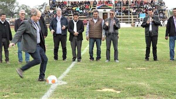 La Copa Paz del Chaco inauguró el estadio departamental de Boquerón