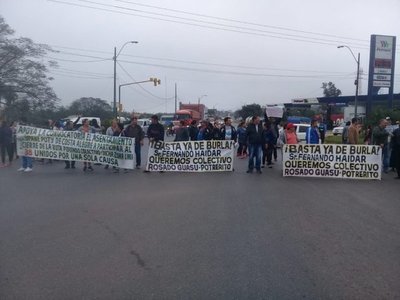Cierran ruta en reclamo de transporte público en Villeta y Guarambaré - Nacionales - ABC Color