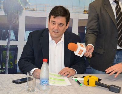 Buzarquis “no pidió” por sus familiares en la función pública