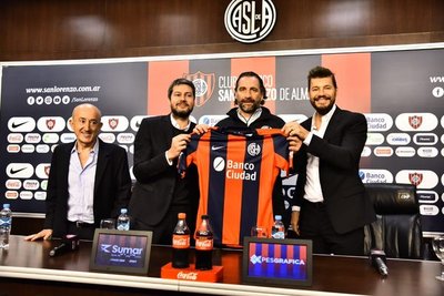 Juan Antonio Pizzi es presentado en San Lorenzo