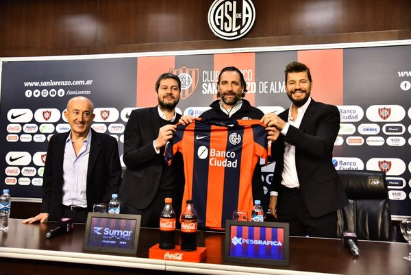 Juan Antonio Pizzi es presentado en San Lorenzo