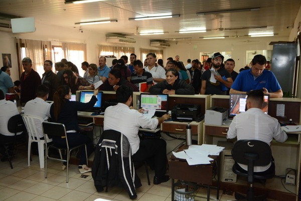 Disponen horarios excepcionales para renovar habilitación de vehículos, en CDE - ADN Paraguayo
