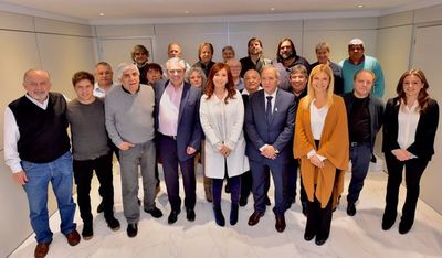 Fórmula Fernández-Kirchner suma respaldo clave hacia elecciones argentinas