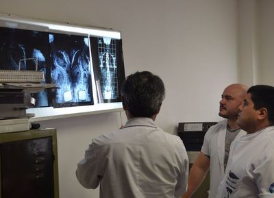 Advierten que escoliosis afecta especialmente a adolescentes