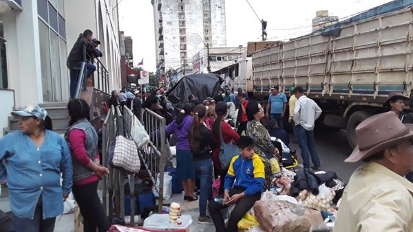 Representantes de la CNI no se irán de Asunción hasta cumplimiento de acuerdo - 730am - ABC Color