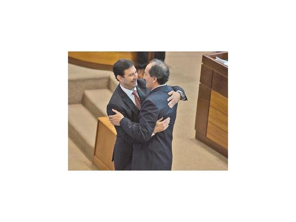 Titular del Congreso admite que el pacto incluye cupo para la Corte
