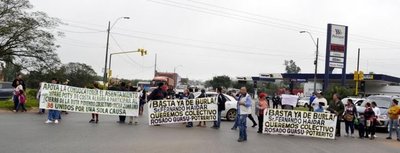En Ypané denuncian pésimo servicio de empresa de transporte público - Edicion Impresa - ABC Color