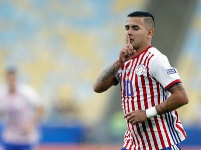 La Albirroja enfrenta a Argentina con la necesidad de ganar