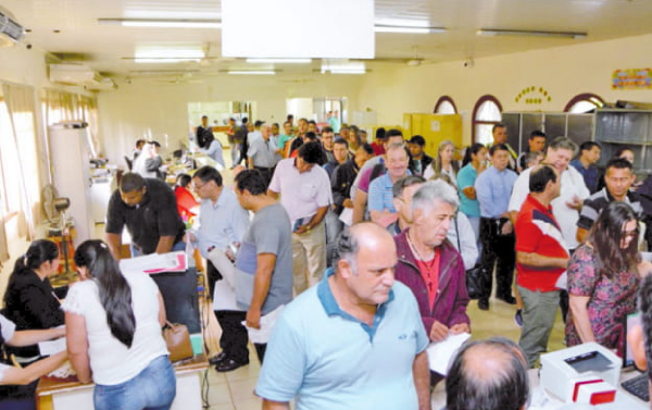 1.000 contribuyentes por día en Comuna | Diario Vanguardia 07