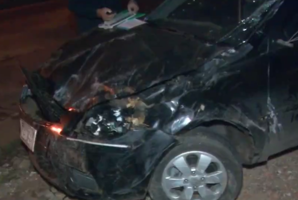 Conductor perdió el control y volcó