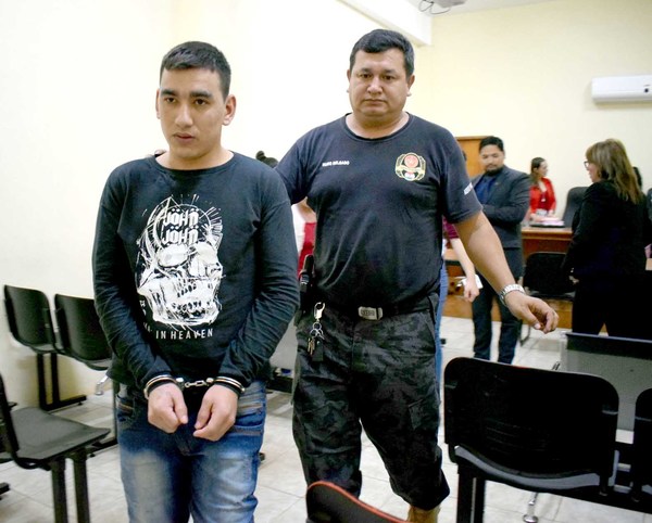 Condenan a 25 años de cárcel a joven que mató a machetazos a su esposa