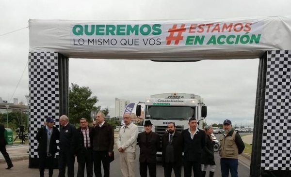 HOY / En plena hora pico, Mario Ferreiro cierra Costanera para mostrar camiones