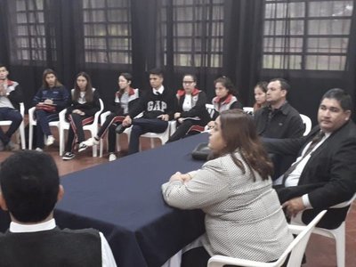 Apartan del cargo a director y cinco docentes en Caacupé - Nacionales - ABC Color