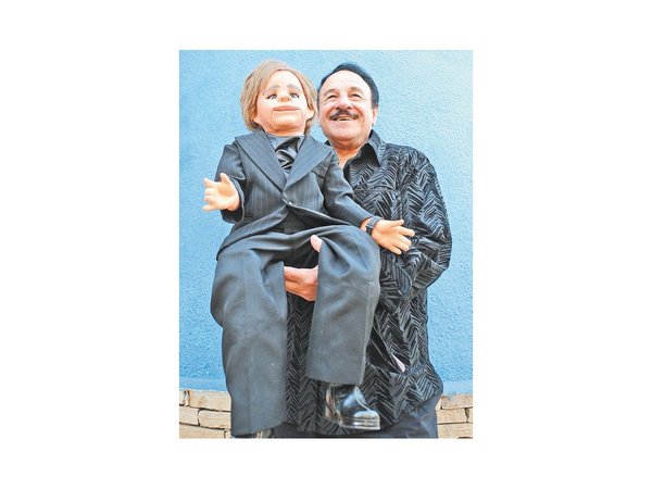 Nizugan celebra sus 60 años de trabajo como mago y ventrílocuo