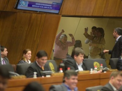 Congreso sanciona 100% del salario mínimo para el trabajo doméstico