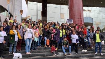 HOY / Diputados aprueba proyecto que establece salario mínimo para trabajadoras domésticas