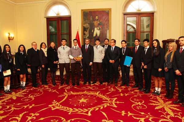Estudiantes representarán a Paraguay en expo internacional mediante apoyo de la EBY | .::Agencia IP::.