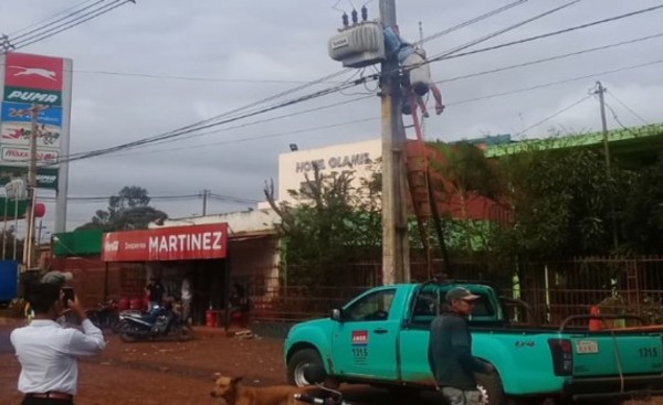 Funcionario de ANDE sufre electrocución