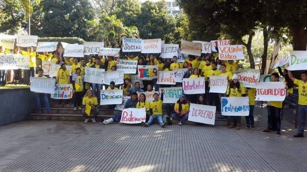 HOY / Realizan campamento de objetores de conciencia