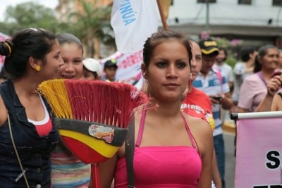 Aseguran que muchas domésticas dejarán de figurar en IPS con aumento de salario » Ñanduti