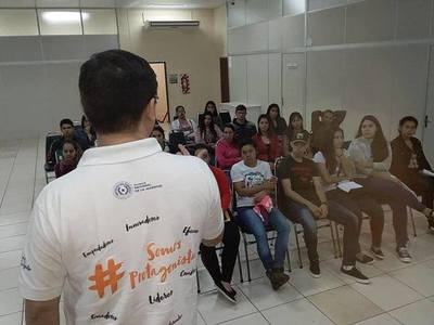 NUEVOS BECADOS EN ITAPÚA, NUEVAS OPORTUNIDADES PARA LOS JÓVENES
