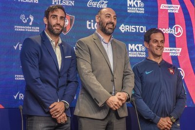 Los elogios de Bernay a Cerro