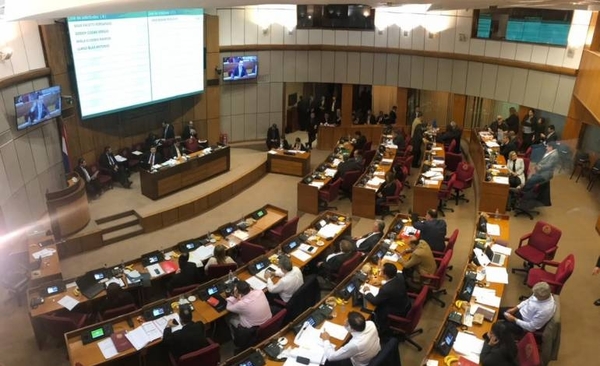 HOY / Senado aprueba en general proyecto de reforma tributaria