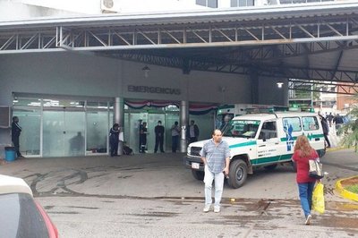 Pabellón de Urgencias de IPS está colapsado de pacientes - Edicion Impresa - ABC Color