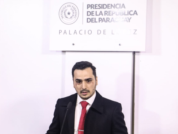 Paraguayos retornan desde España - Radio 1000 AM