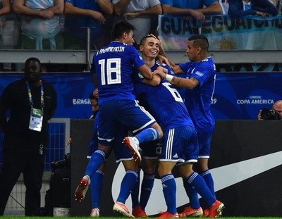 Con buen fútbol la Albirroja empató ante Argentina » Ñanduti