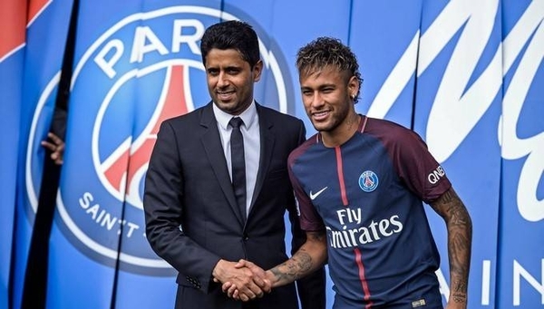 HOY / El PSG pediría al menos 300 millones por Neymar